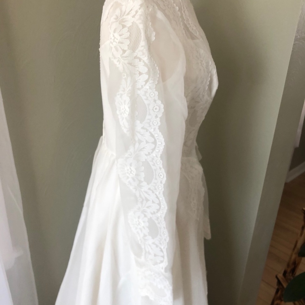 Vintage wedding dress immaculate condition size 6 - Picture 6 of 12